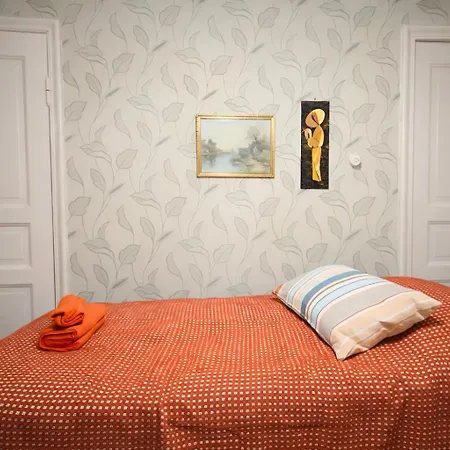 Bright Vallila Apartment With King Bed For Families דירה *