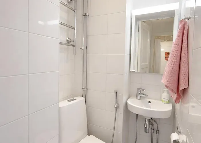 Apartment Bright & Spacious Near Center Helsinki