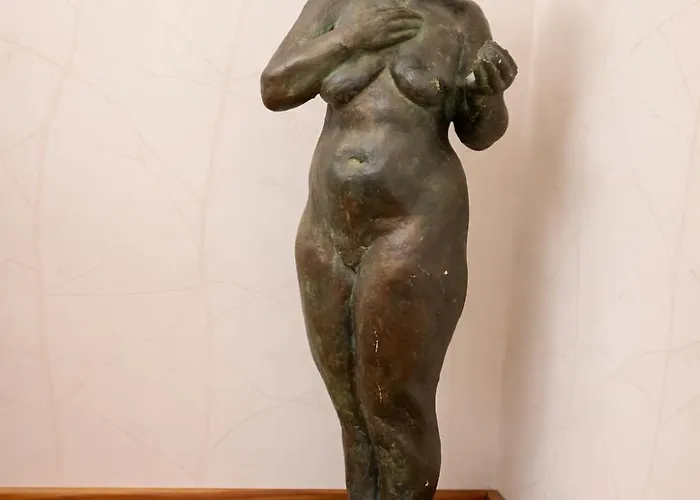 Apartment Bright & Spacious Near Center