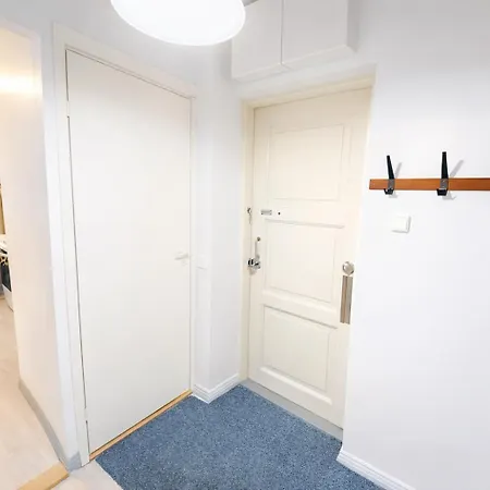 Bright Vallila Apartment With King Bed For Families Apartmán *