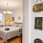 Bright & Spacious Near Center